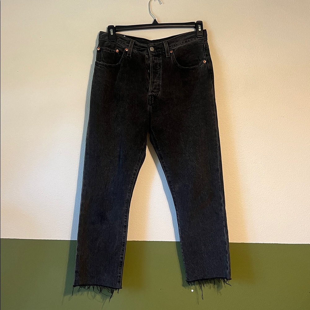 LEVI'S 501 Womens 30x26 Gray Denim Raw Hem Cropped Button-Fly JEANS